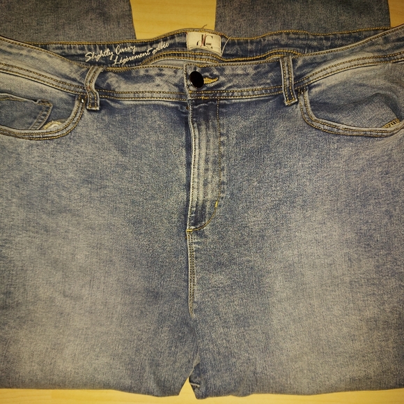 D/C Slightly Curvy Jeans With Slits - Picture 3 of 12
